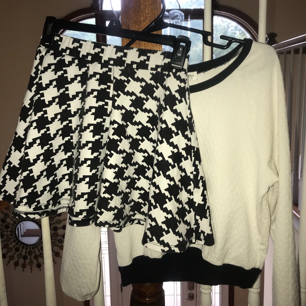 Matching skirt and long sleeve set